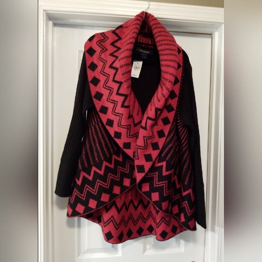 Plus Size Pink and Black Geo Print Sweater